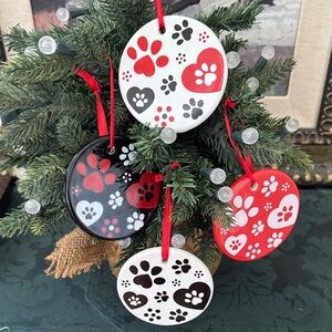 Temp-tations Paw Print Heart Ornaments – Set of 4